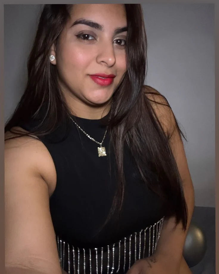 <em>Maria Fernandéz</em>